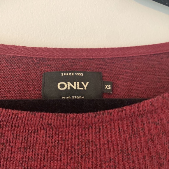 Red long sleeve shirt - Picture 2 of 2